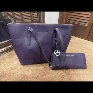 Michael Kors Jetset Purse & Ziparound Wallet